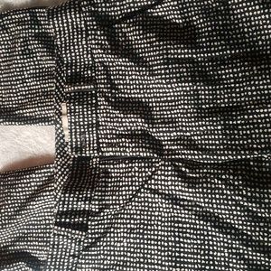 Womens Banana Republic Black & White Ankle Length Pants. Size 4